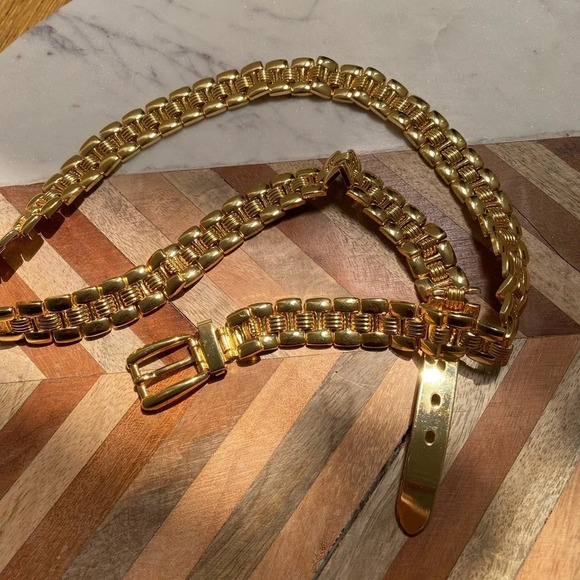 Vintage - Yellow Gold Tone Slinky Belt - Picture 4 of 6